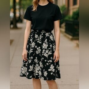 Forever 21 black & white pleated floral Cotton full circle skirt size M